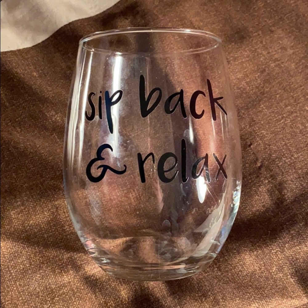 Sip Back and Relax Stemless Wineglass 🍷